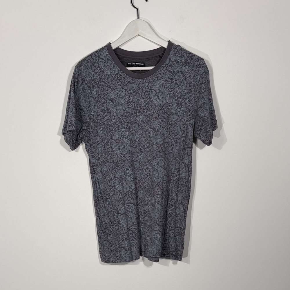 Gray Paisley Short Sleeve Tee